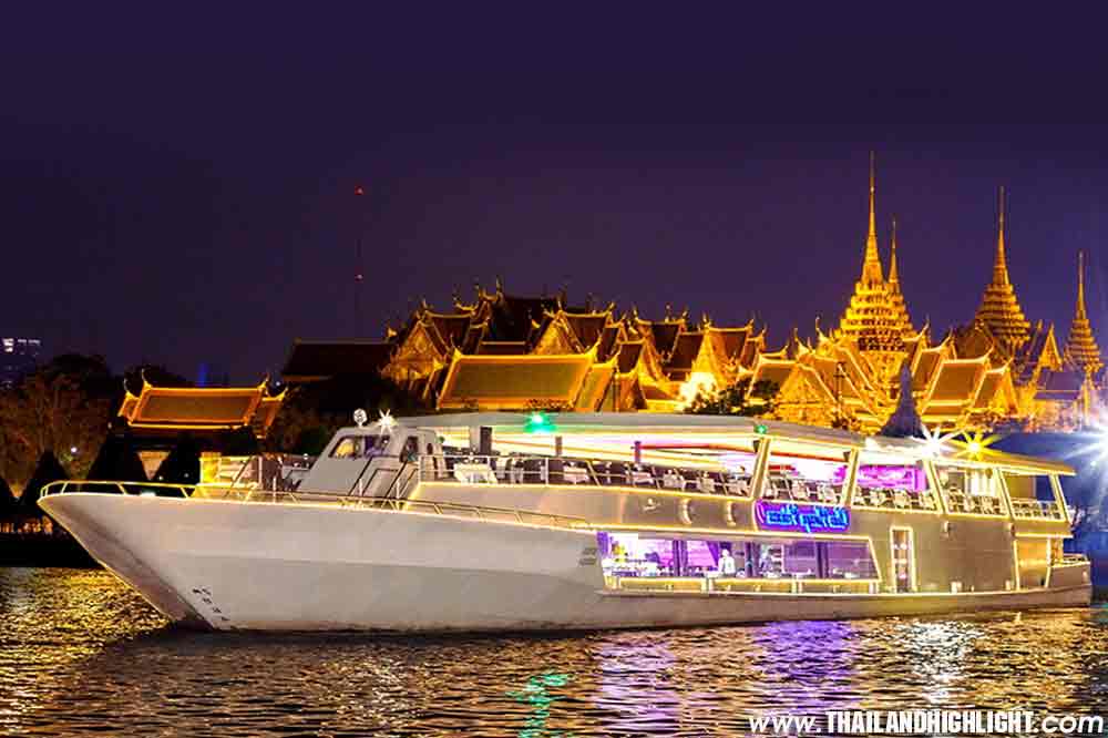 Phraya chao Chaophraya Cruise