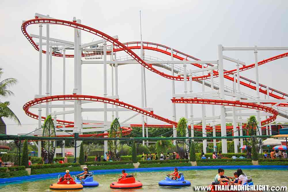 DREAM WORLD Bangkok FULL TOUR!  BEST VALUE Theme Park in Thailand