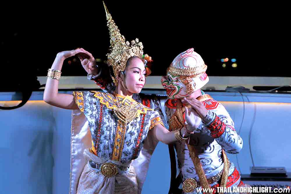 Wonderful Pearl Cruise luxury dinner cruise with live music & show in Bangkok Wonderful Pearl Cruise booking price discount promotion 