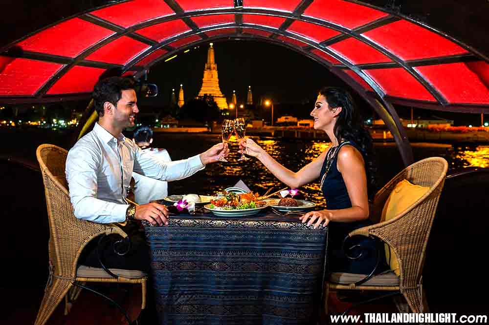 NYE 5-Star dinning Bangkok with New Years Eve Anantara Riverside Bangkok Manohra Cruise, the most luxurious ricebarge cruises on the Chaophraya,Thailand