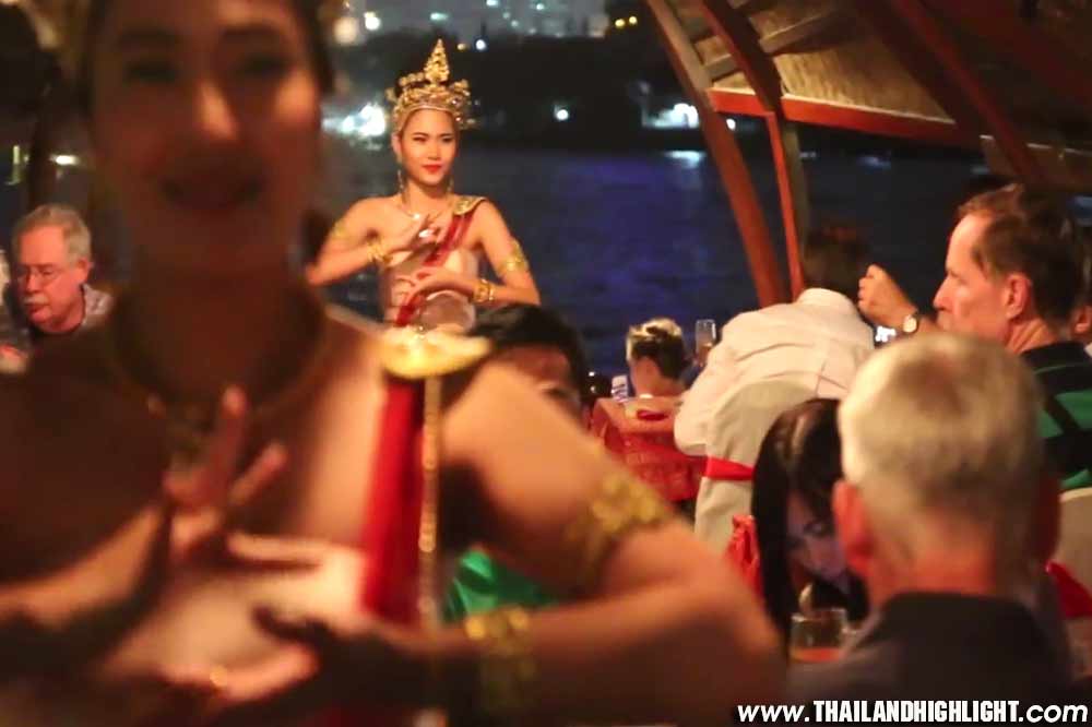 What to do new years eve Bangkok,Thailand.New Years Eve Parties Bangkok Loy Nava Dinner Cruise,Bangkok new years eve dinner cruise at the Chao phraya river