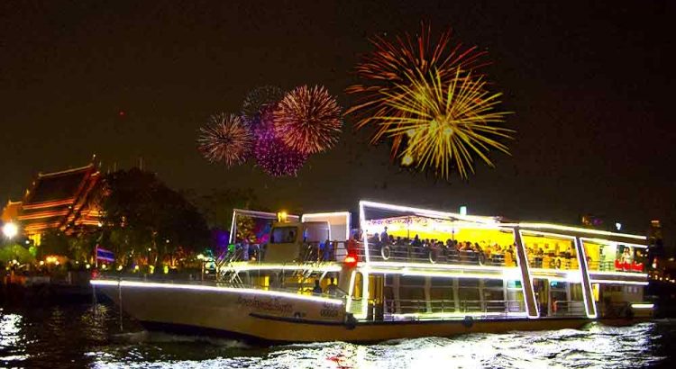 How to spend new year's eve in Bangkok.Best restaurants for dinning along Chaophraya river by New Years Eve Party Bangkok 2021 River Star Princess Cruise
