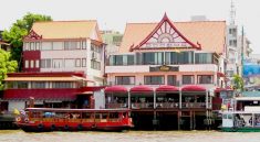 Cheap riverside restaurants bangkok, enjoy delicious buffet lunch Bangkok at Wanfah Restaurant near bank of Chaophraya river,booking discount price offer