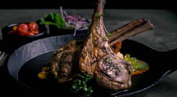 Great night city views with dinner at Baiyoke Sky Hotel Bangkok on highest bar Balcony at Baiyoke sky hotel 81st floor, offer discount price booking online