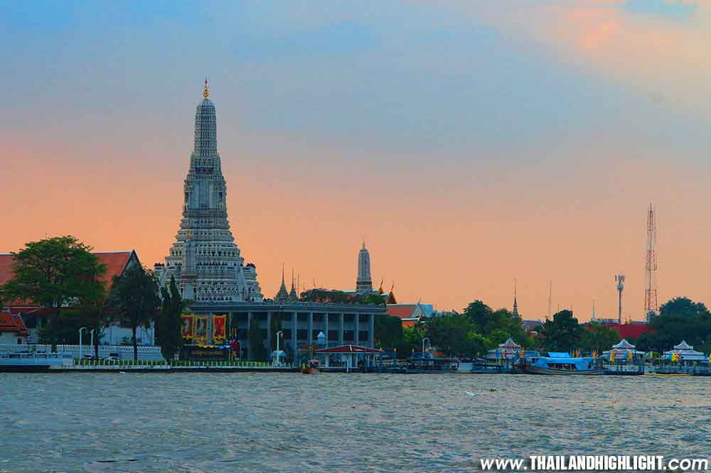 Sunset Bangkok today,Sunset Bangkok Grand Pearl Cruise,that is time and place for touch good weather, see Chaophraya river attractions as Temple of Down,etc