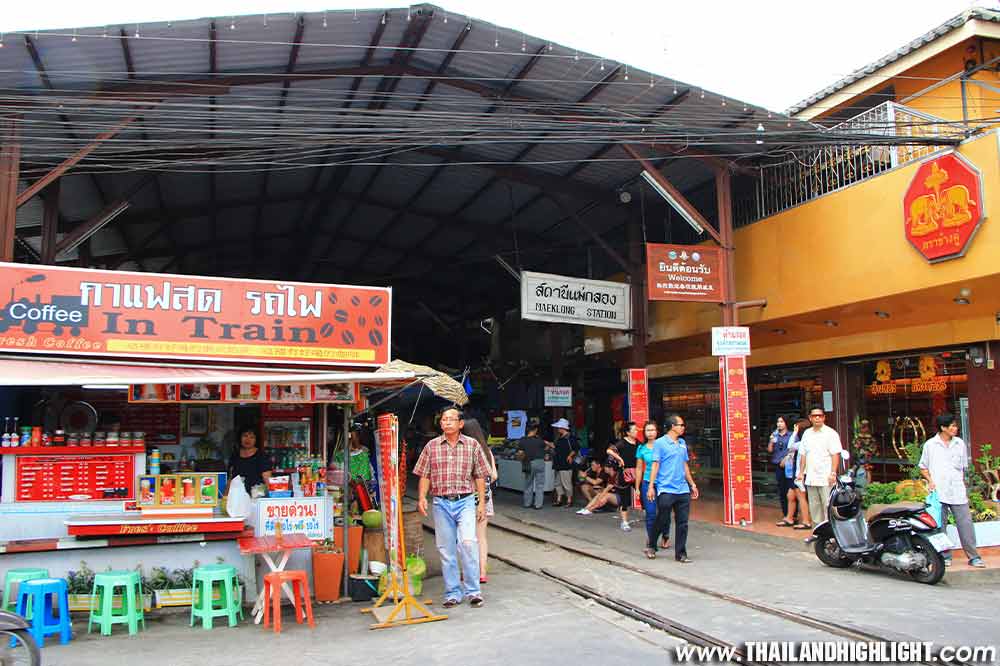 Maeklong railway market tour from Bangkok travel trip to Maeklong railway damnoen saduak floating market tour Bangkok to rom hup market trip