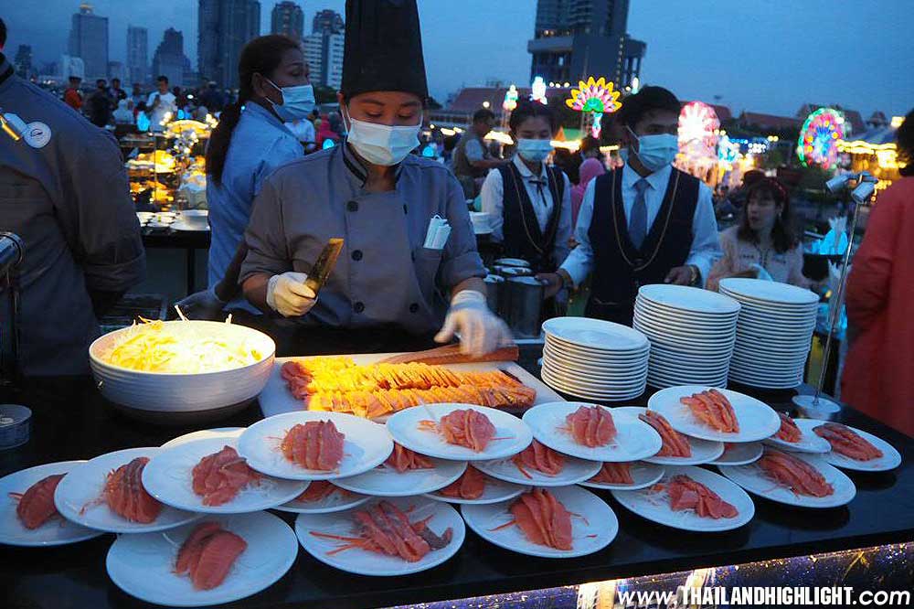 Cruise serve halal food Bangok Muslim friendly restaurant Halal dinner Bangkok Royal Princess Cruise Chaophraya river dinner cruise with Halal food