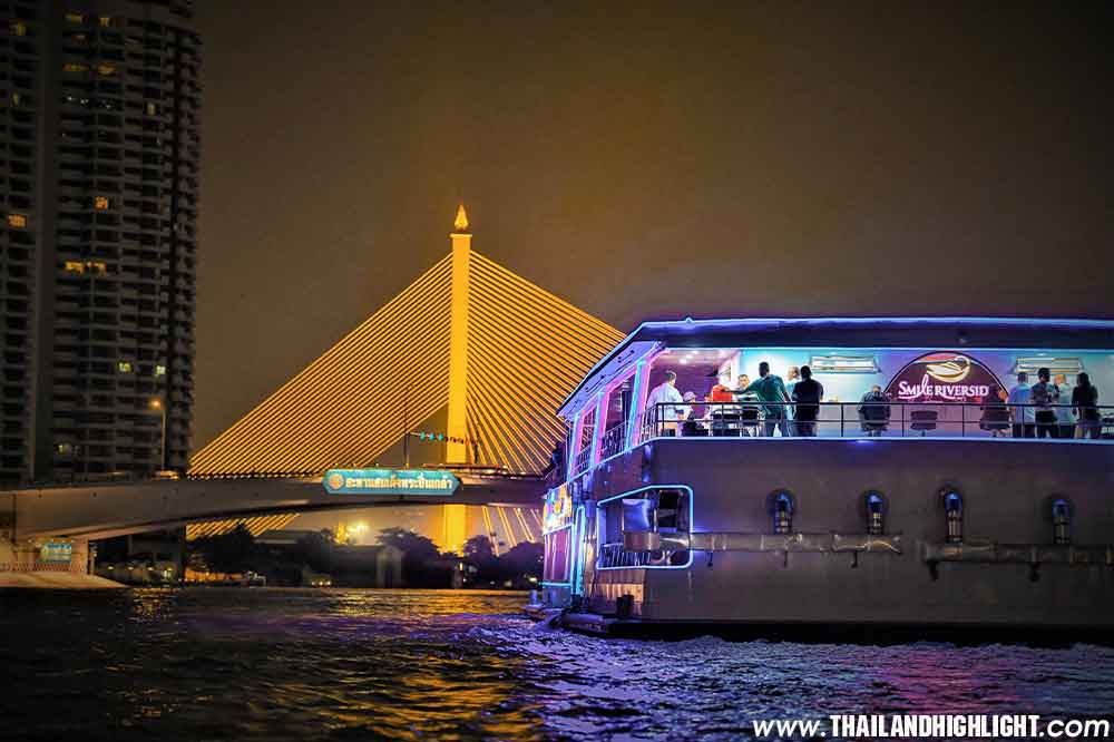 Discount Ticket Booking for Smile Riverside Cruise Bangkok dinner cruise Chaophraya river seafood-inter buffet dinner cruise from Iconsiam reservation